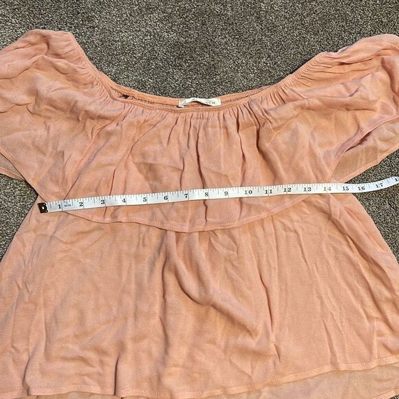 Honey Punch Off The Shoulder light pink Top size small - Picture 10 of 10